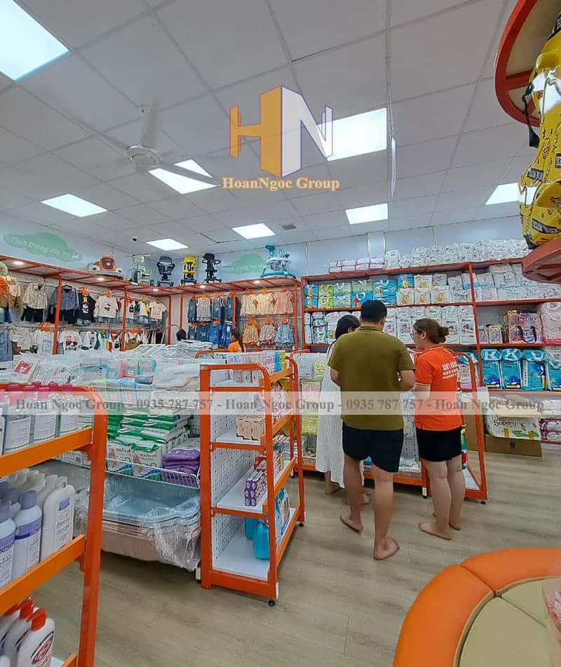 kệ siêu thị cho cửa hàng mẹ và bé Sam House