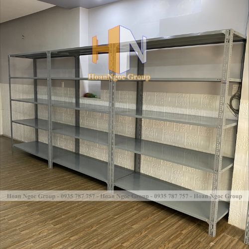 Khám phá xu hướng sử dụng kệ sắt V lỗ trong quản lý kho hàng năm 2025, giải pháp lưu trữ thông minh giúp tối ưu diện tích và chi phí.